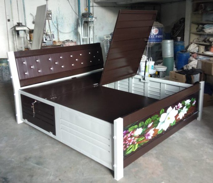 IRON BED1